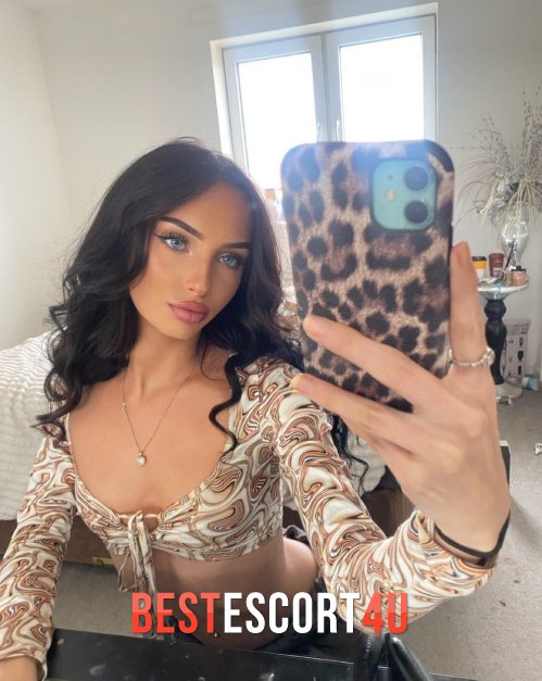 Black hair Samantha picture 1 at 200 for the first hour